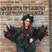 Laureata con lode in giurisprudenza, attualmente praticante notaio, offro lezioni in materie giuridiche